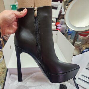 Loraa3 Bootie Nine West